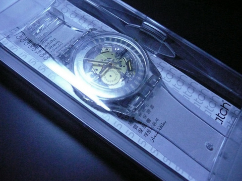 スオッチ30周年 透明腕時計
